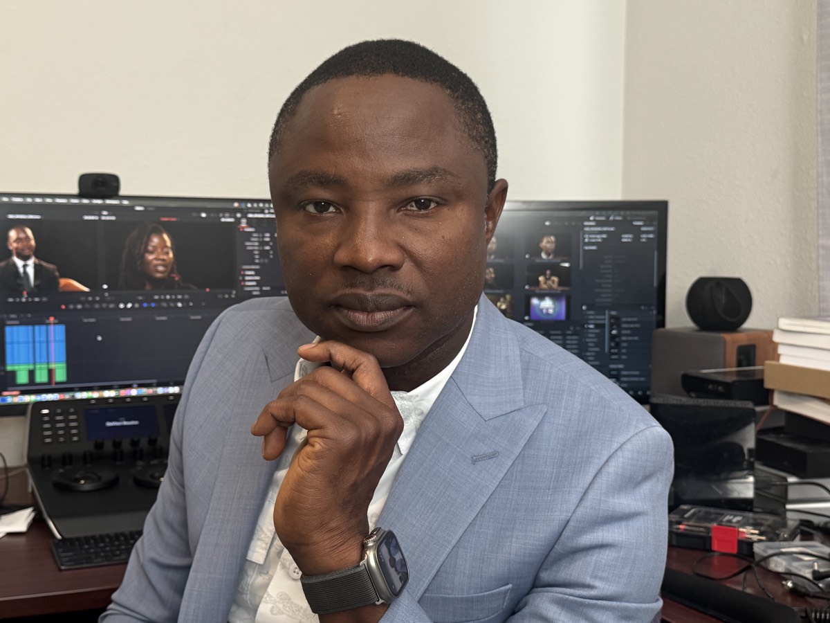 Portrait of artist Olusola S. Adeaga
